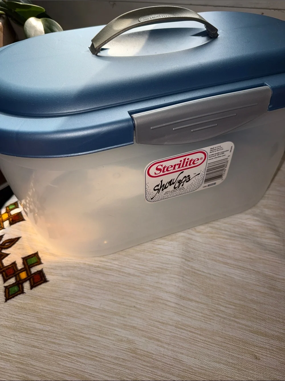 Sterilite Large EZ Carry Show Off Storage Tote #1890 blue glacier Hinged Lid